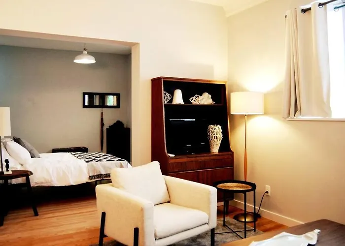 Trendy Studio In Prime South Philly Neighborhood