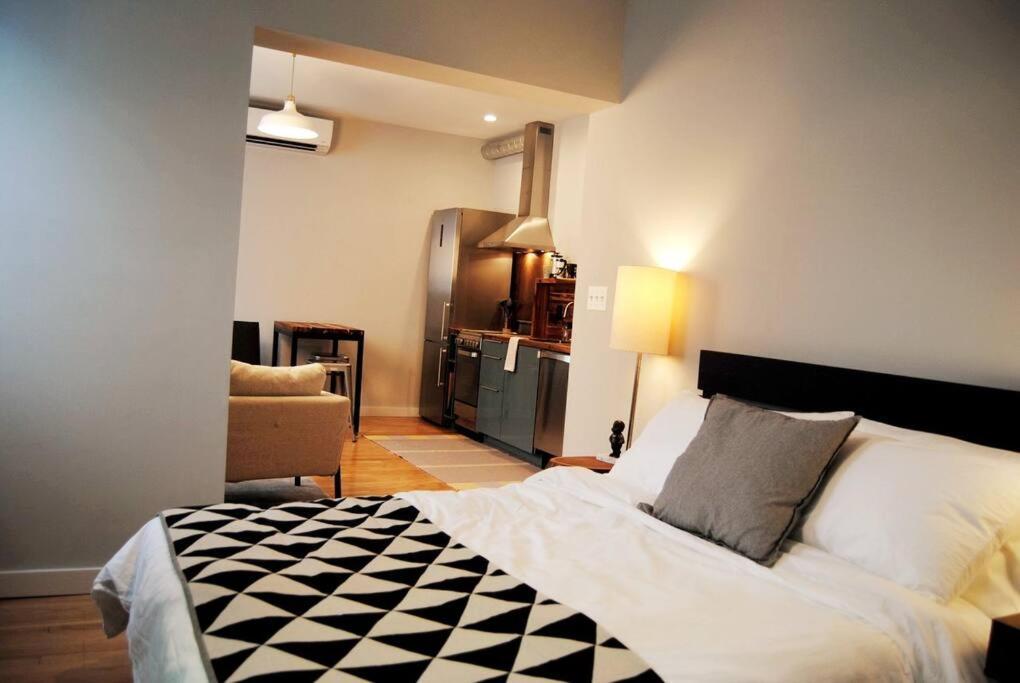Trendy In Prime South Philly Neighborhood Apartment *