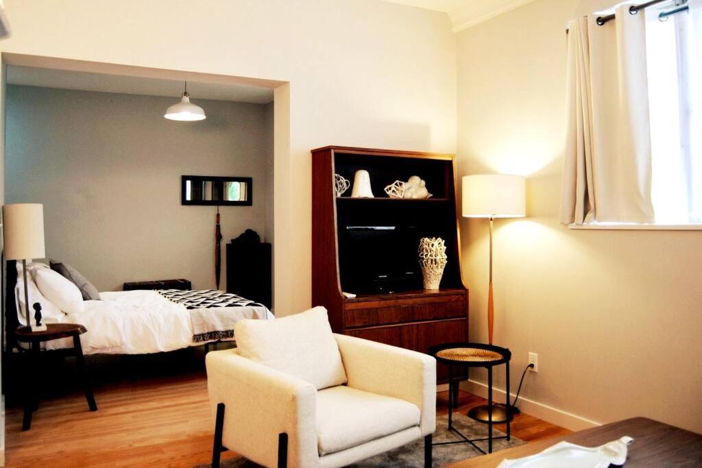 Trendy In Prime South Philly Neighborhood * Philadelphia
