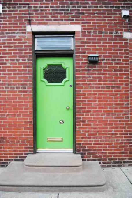 Apartment Trendy In Prime South Philly Neighborhood